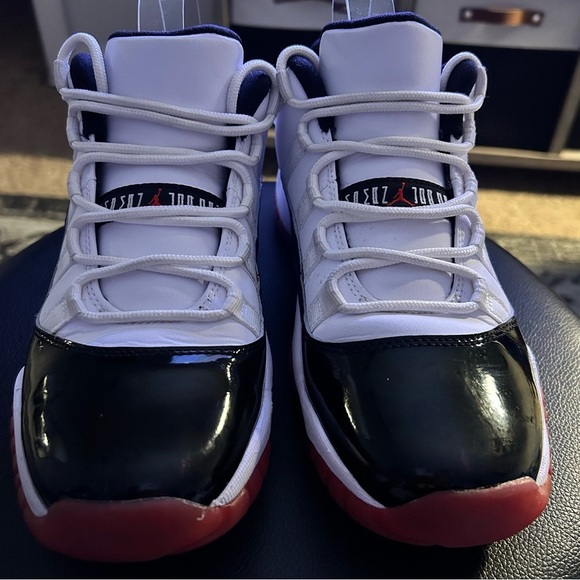 Jordan 11 Retro Low Concord Bred | 7Y (GS) | wht blk red | Good Condition - Picture 9 of 11